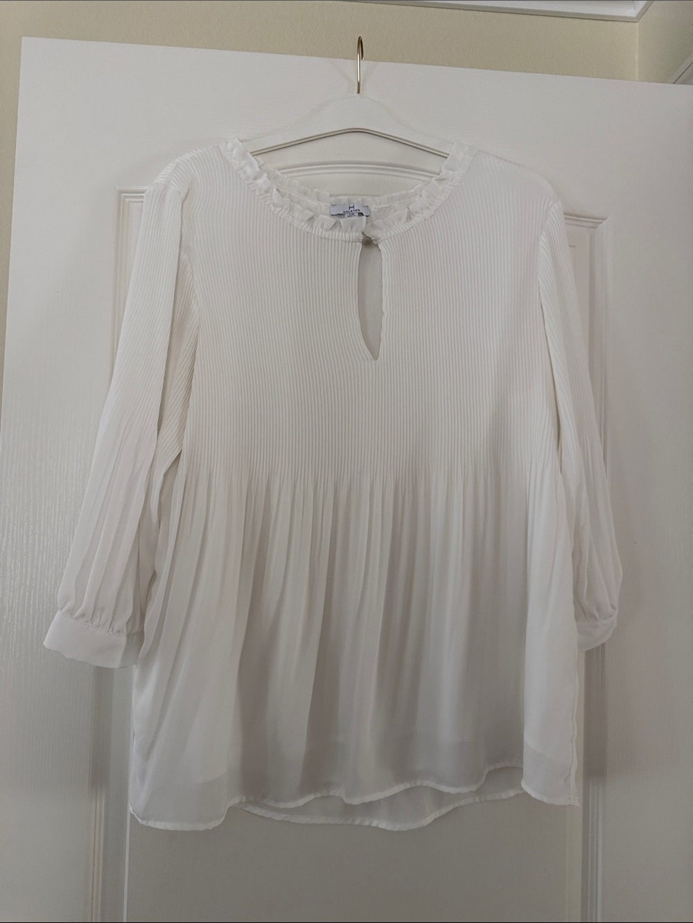 Halston Heritage White Pleated Ruffled Keyhole Blouse